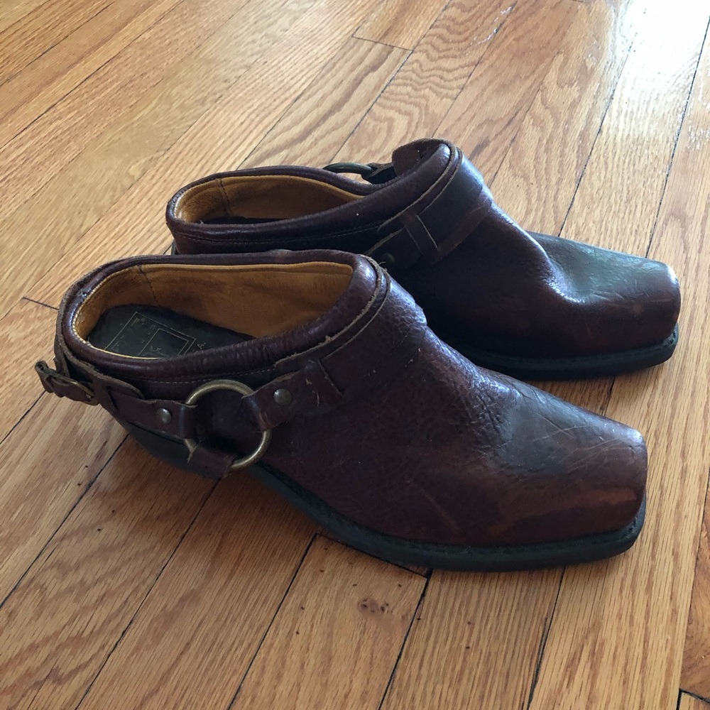 Frye clogs